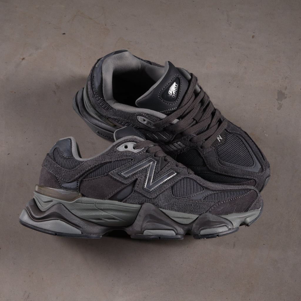 New Balance 9060 Magnet