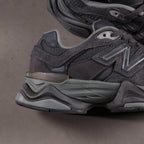 New Balance 9060 Magnet