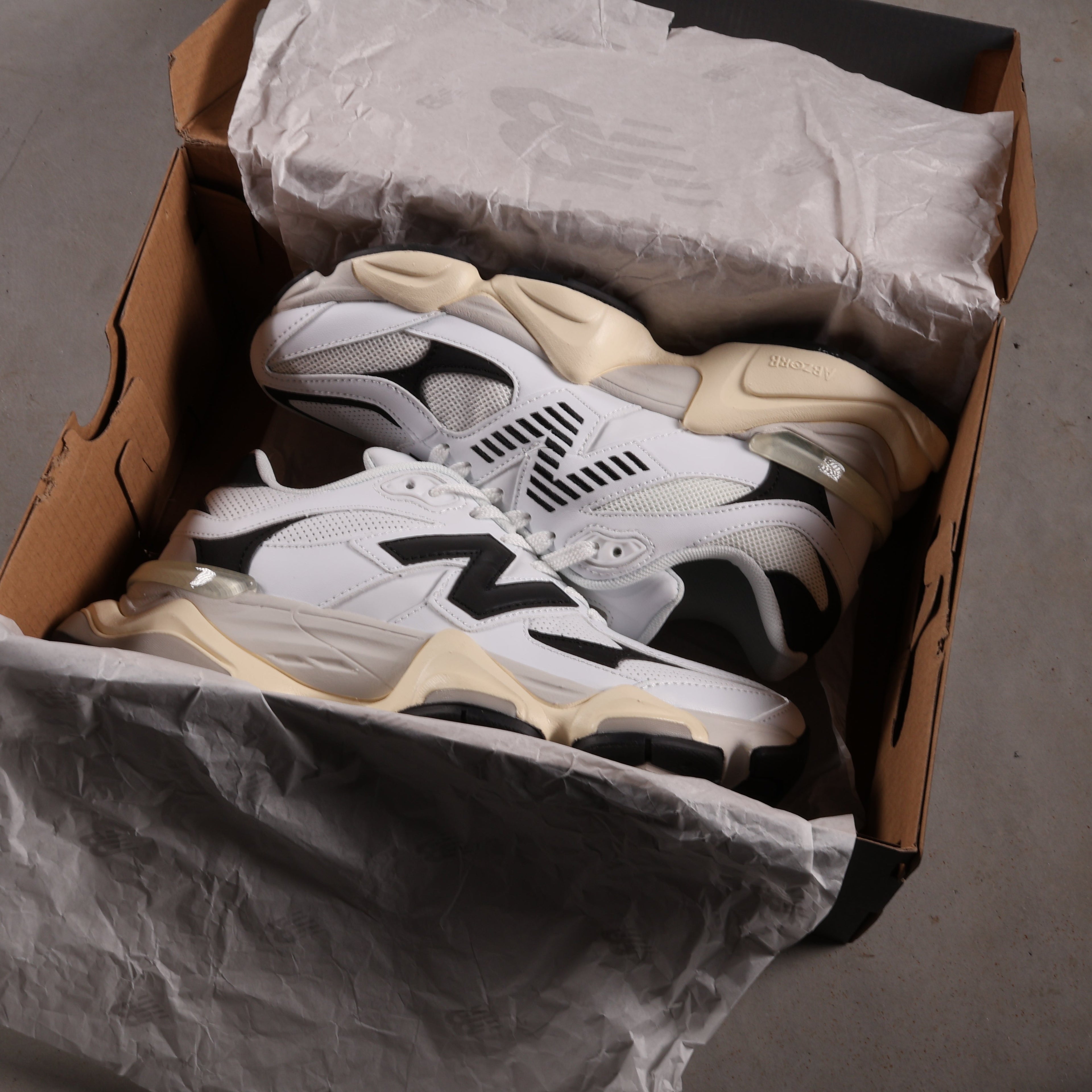 New Balance 9060 White Black