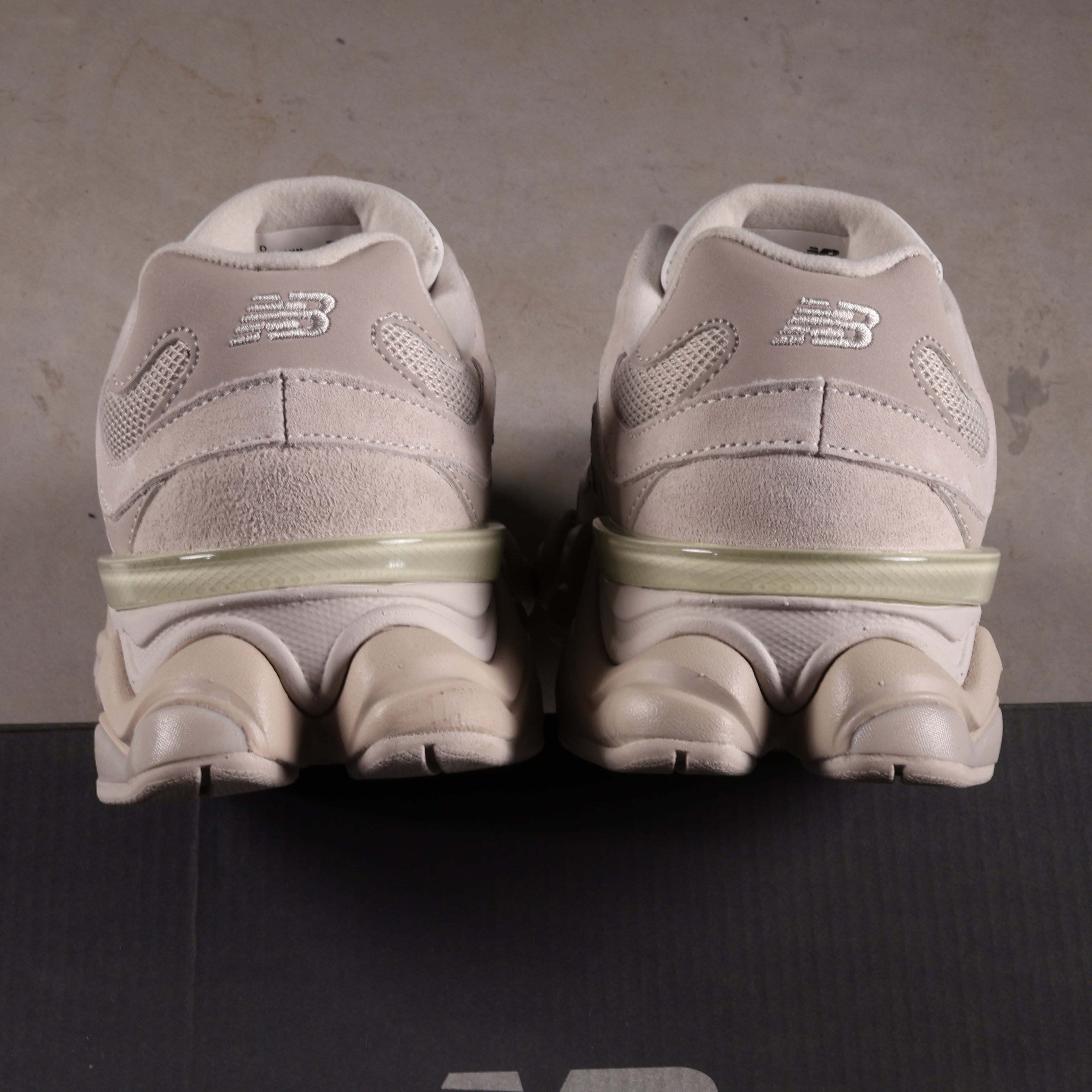 New Balance 9060 Grey Moonbeam