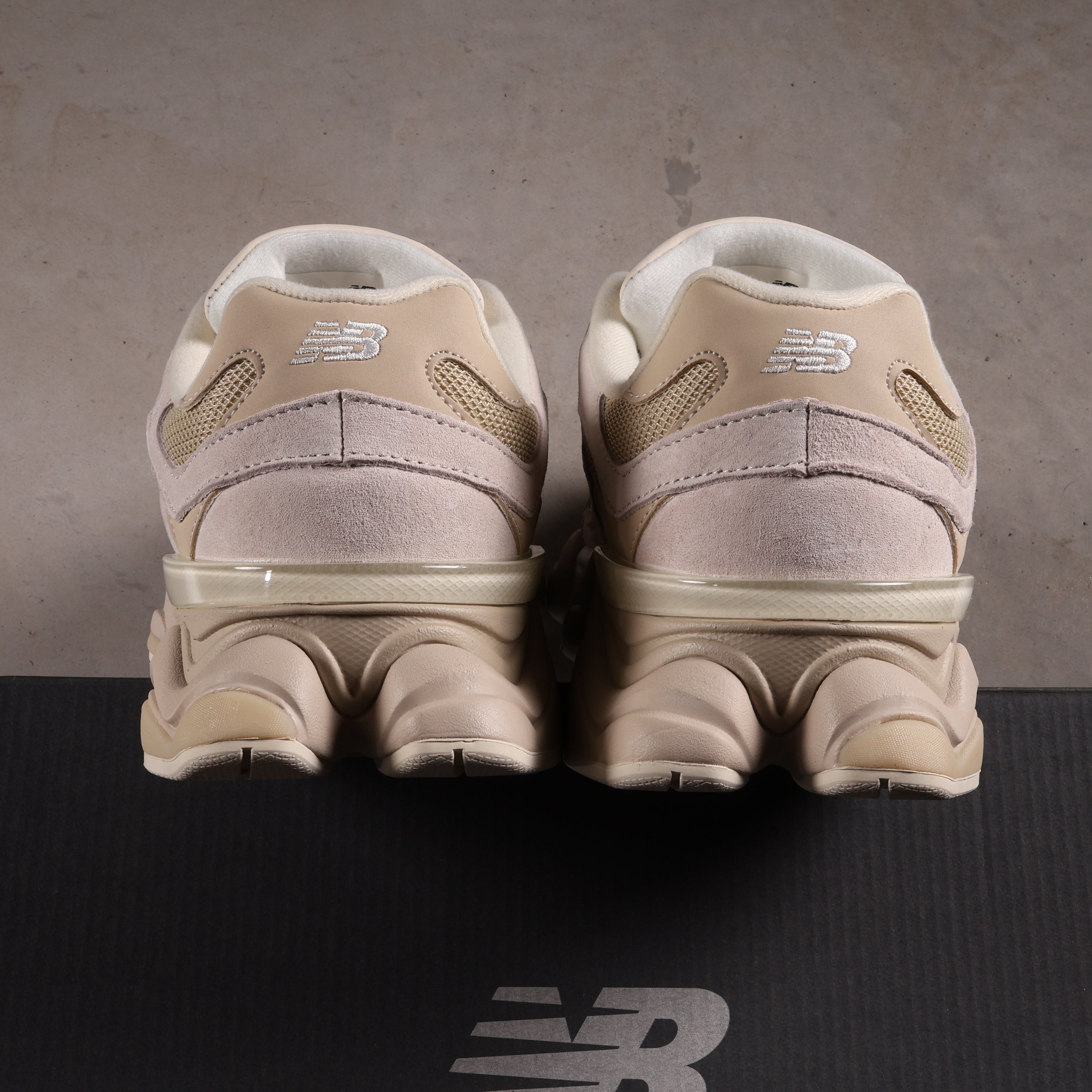 New Balance 9060 Beige