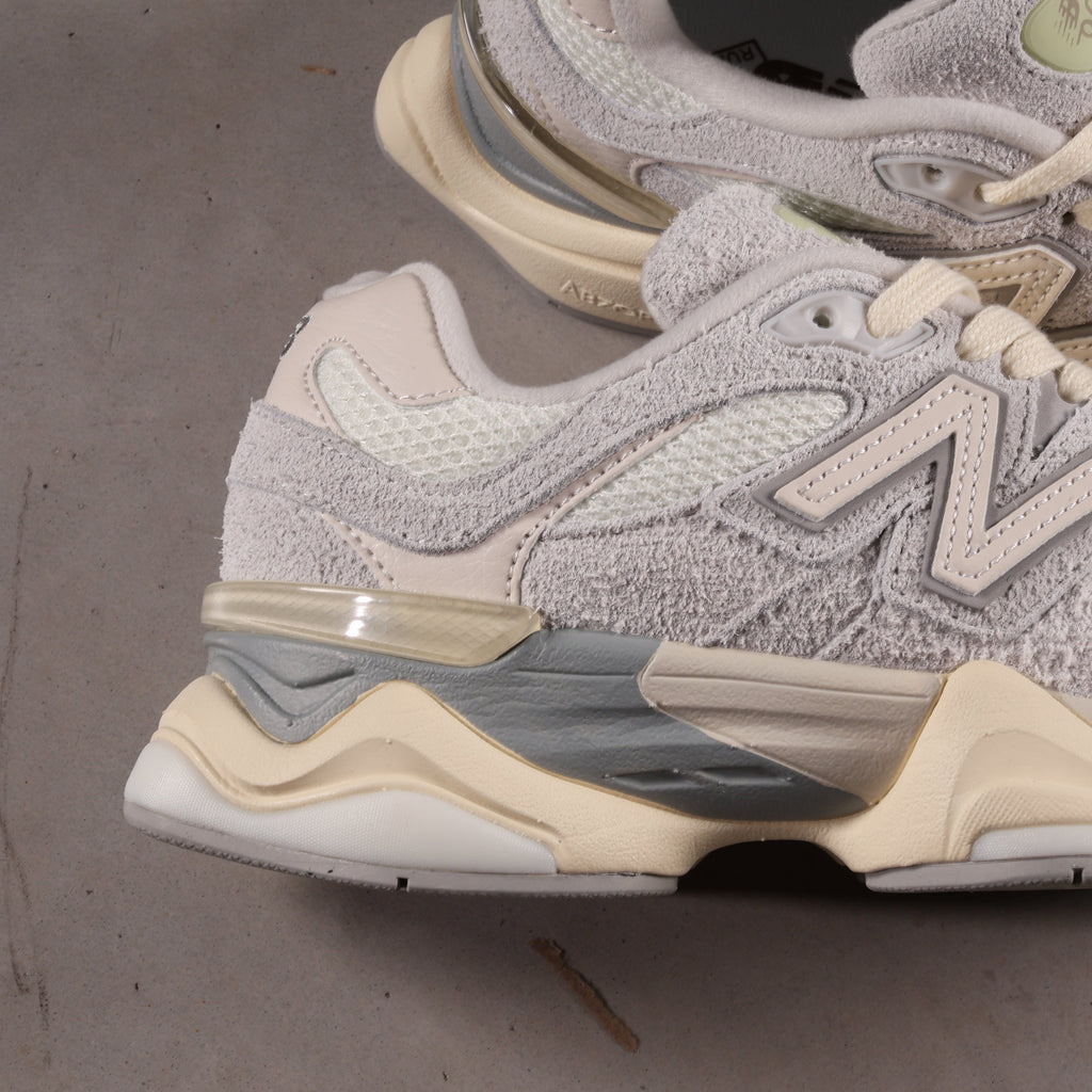 New Balance 9060 Quartz Grey