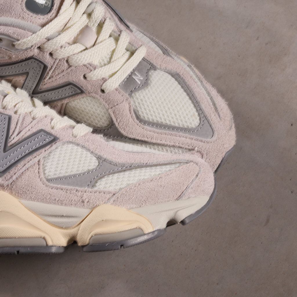 New Balance 9060 Moonbeam Sea Salt