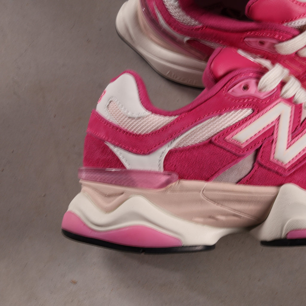 New Balance 9060 Fuchsia Pink