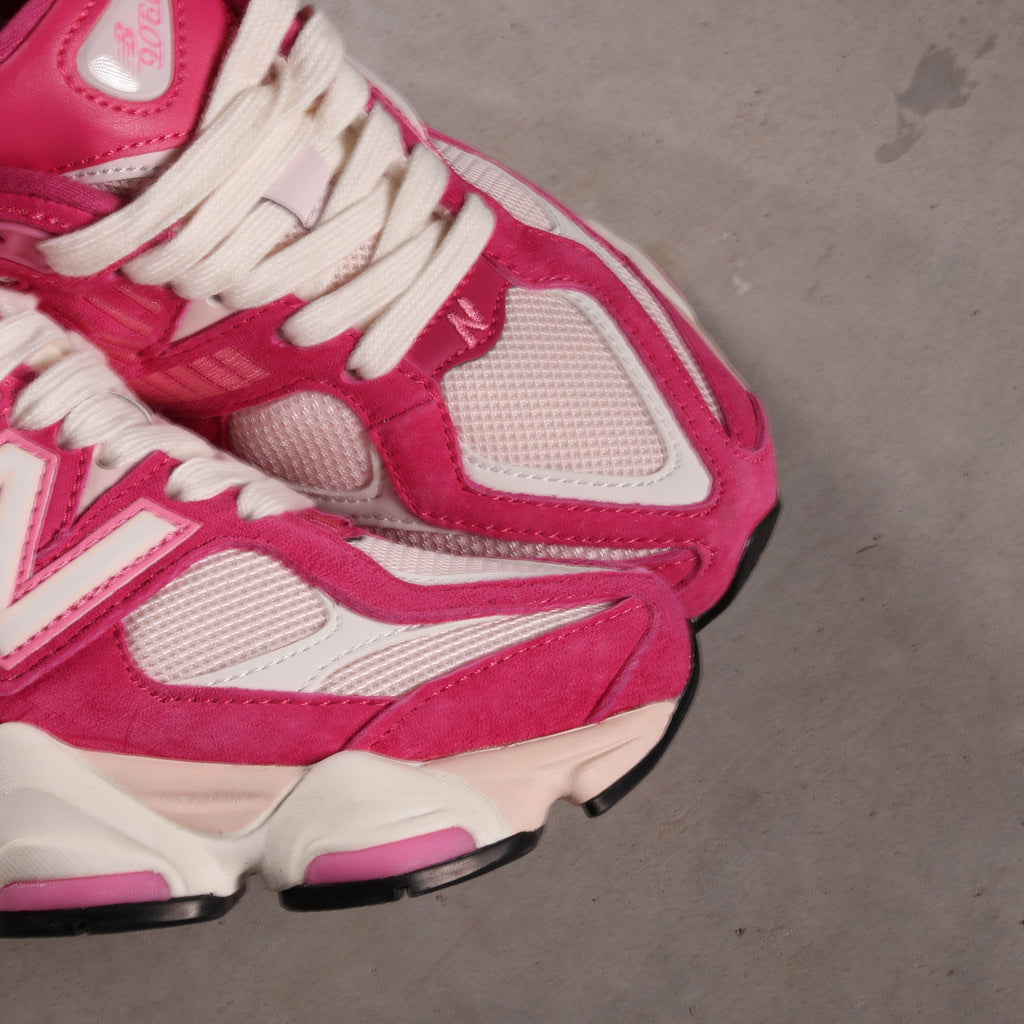 New Balance 9060 Fuchsia Pink